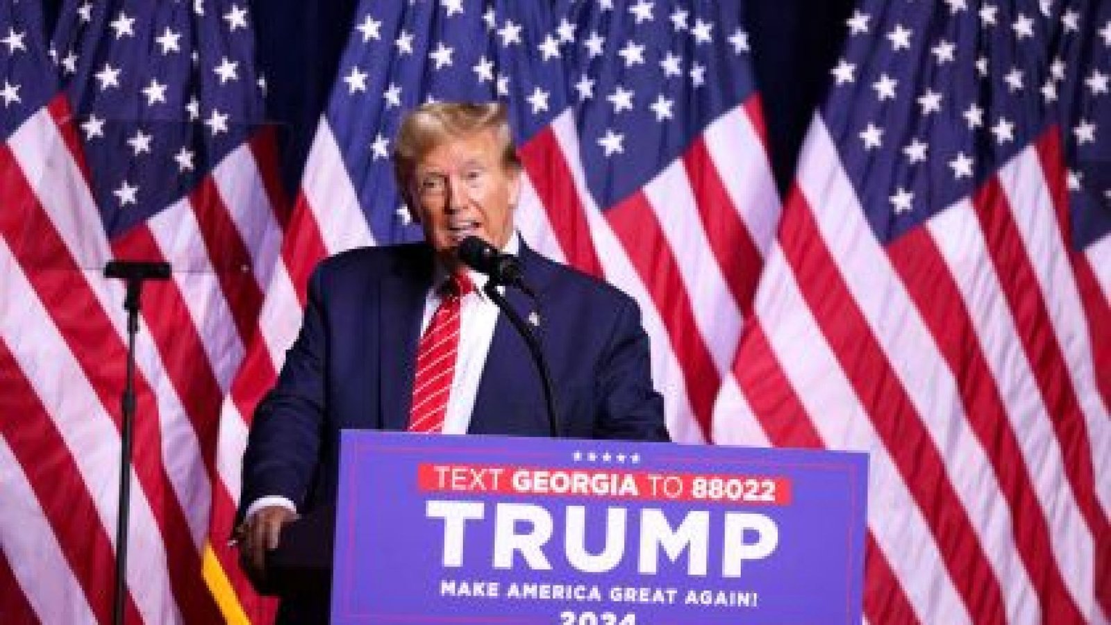 Trump desvia sua estratégia de campanha