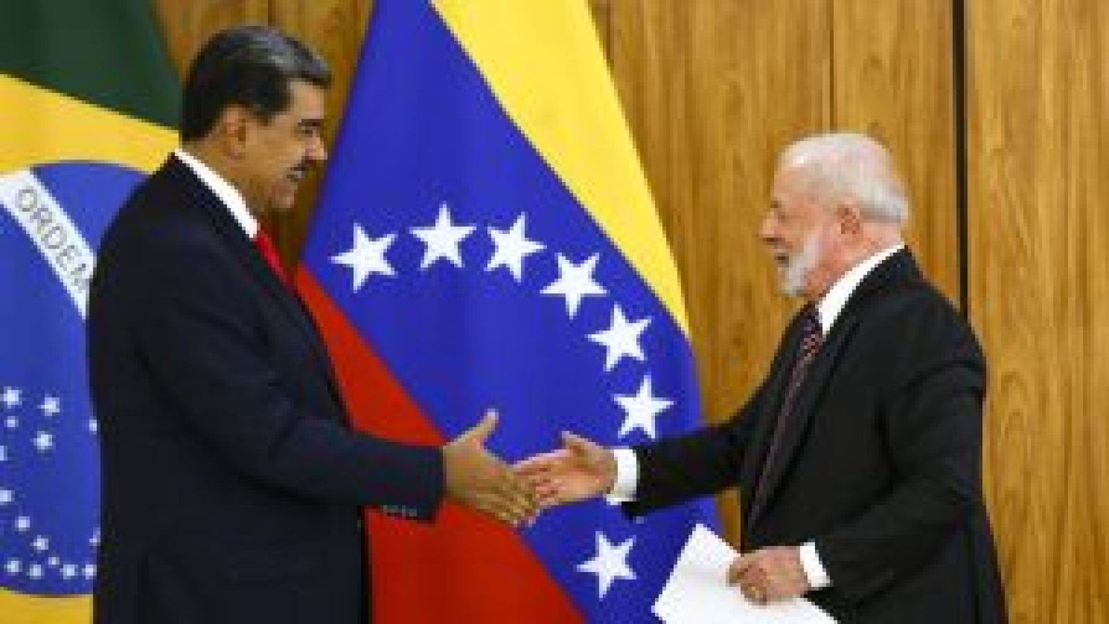 Lula acerta no Tom e finalmente critica a Venezuela