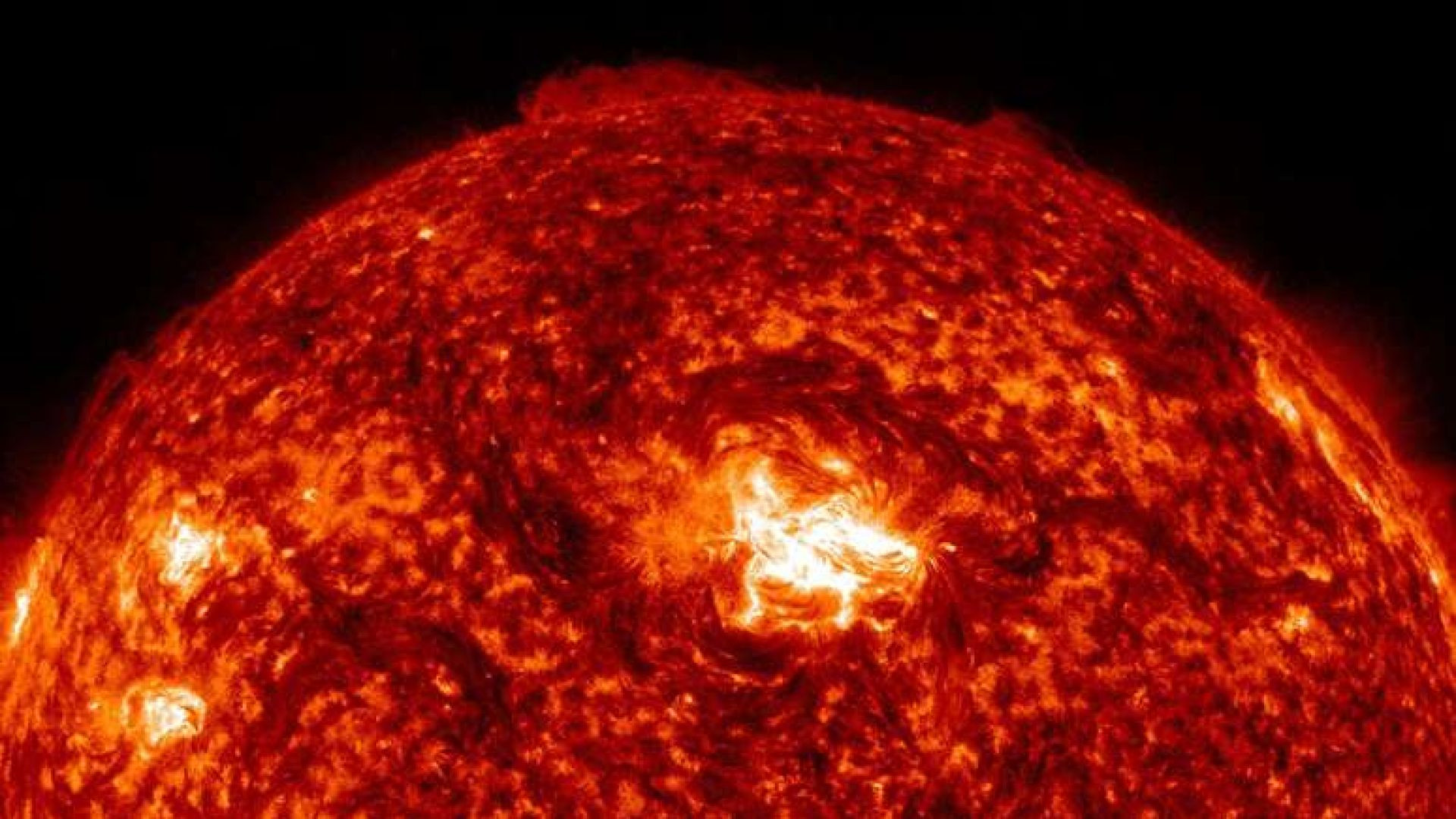 Erupção solar causa queda de rádio